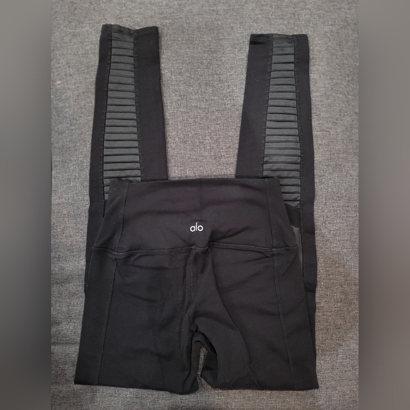ALO Yoga Moto Leggings Size Small Black Color - Picture 5 of 6
